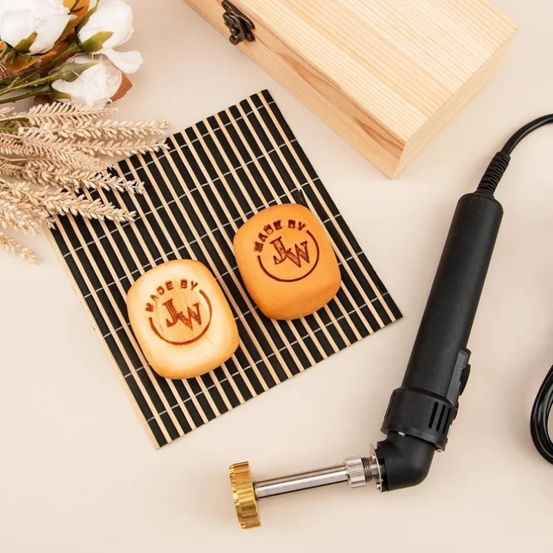 Timbri in Pelle Personalizzati - Woodworking Logo Design recensione e prezzo